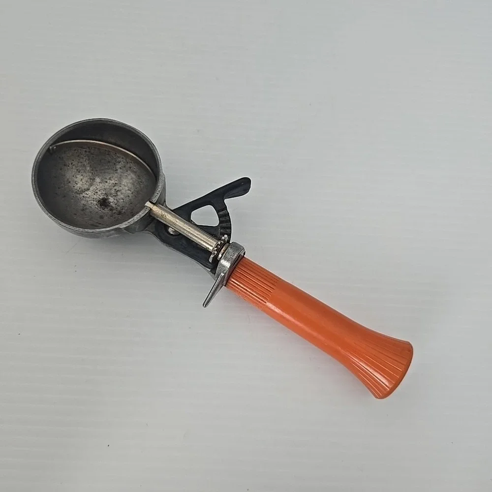 Bonny‎ Ice Cream Scoop size 16, Orange Handle Made in USA